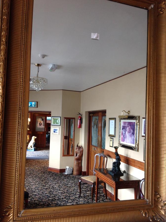 Templemore Arms Hotel Екстер'єр фото